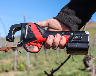 INFACO AT1000 AUTOMATIC VINEYARD TYING MACHINE